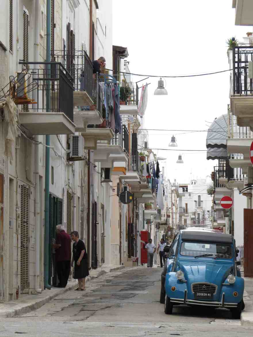 150925_Poliano_Straße_k