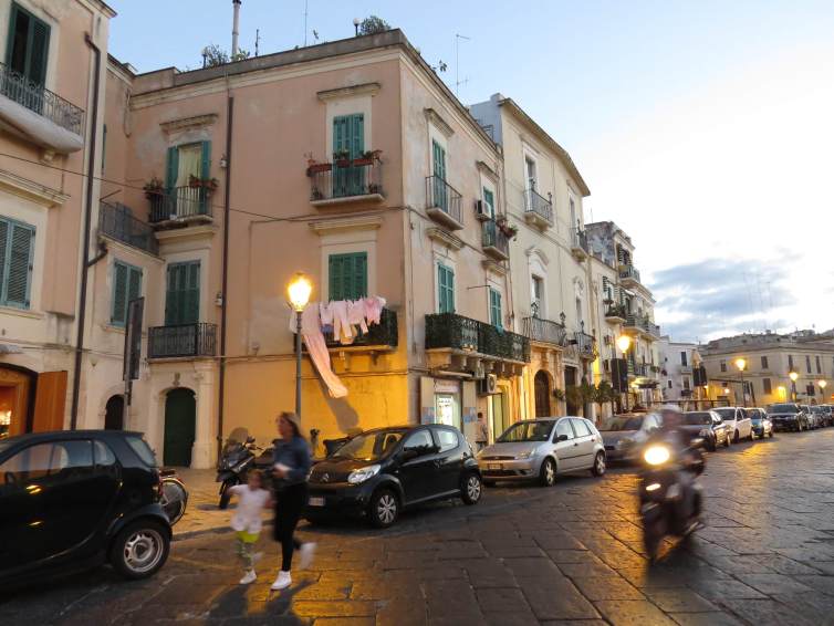 150929_Bari_Strasse_k