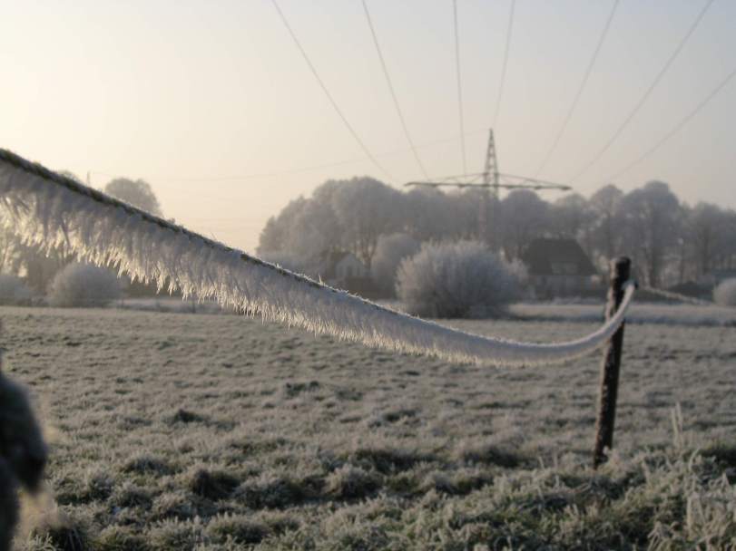 071222_zweimal_Hochspannung_k