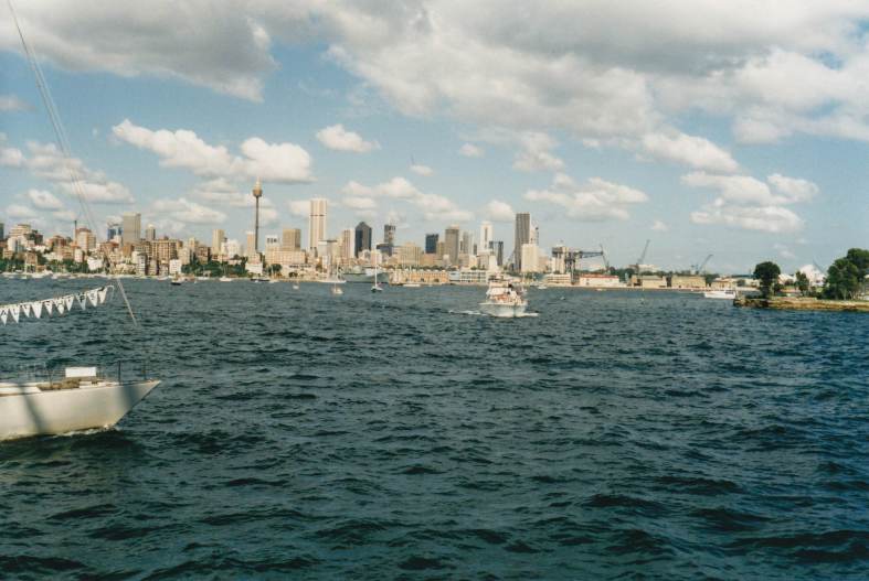 Sydney_Blick_aus_der_Bucht_k